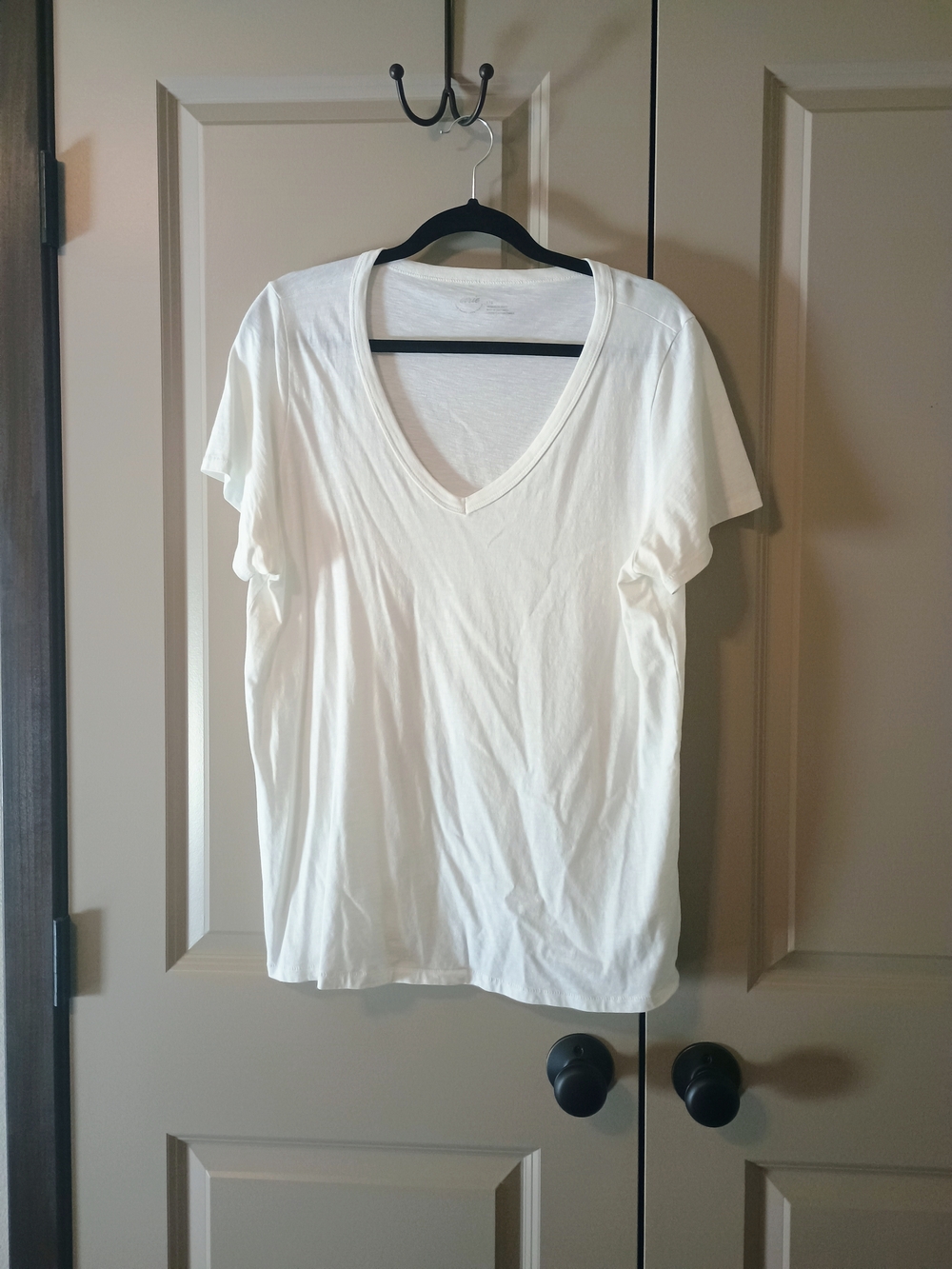 Aerie White V-Neck Short Sleeve Top
